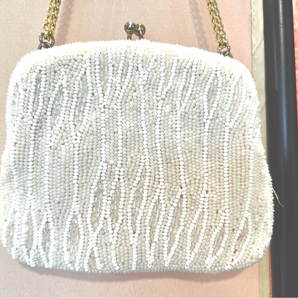 White Beaded Kiss Lock purse Clutch-Vintage Made in Korea